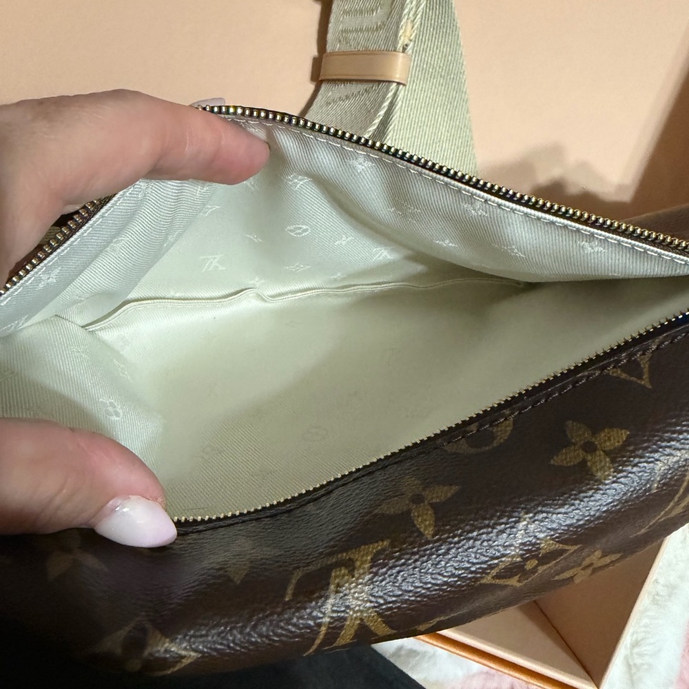 Louis Vuitton Brown and Tan Monogram High Rise Bumbag - Picture 8 of 10
